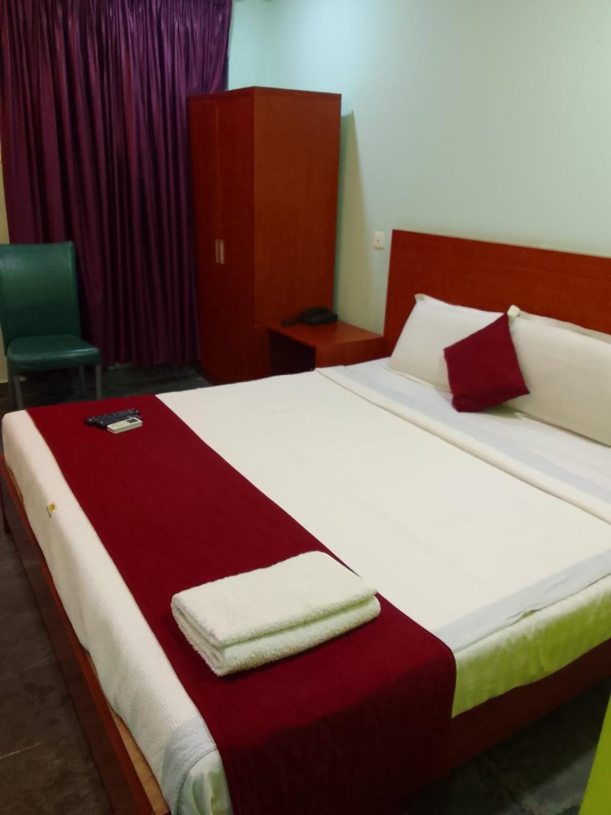 Hotel King Park Pondicherry Esterno foto